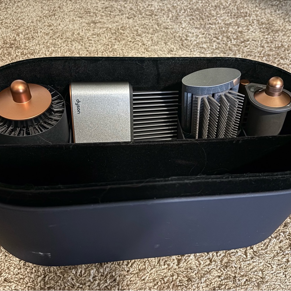 Dyson Airwrap Complete: Large Firm Smoothing Brush attachment